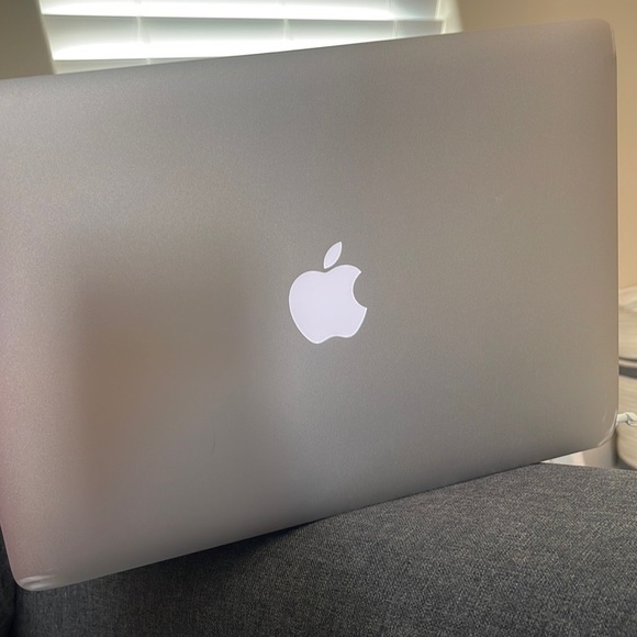 MacBook Air 13” - Picture 1 of 9